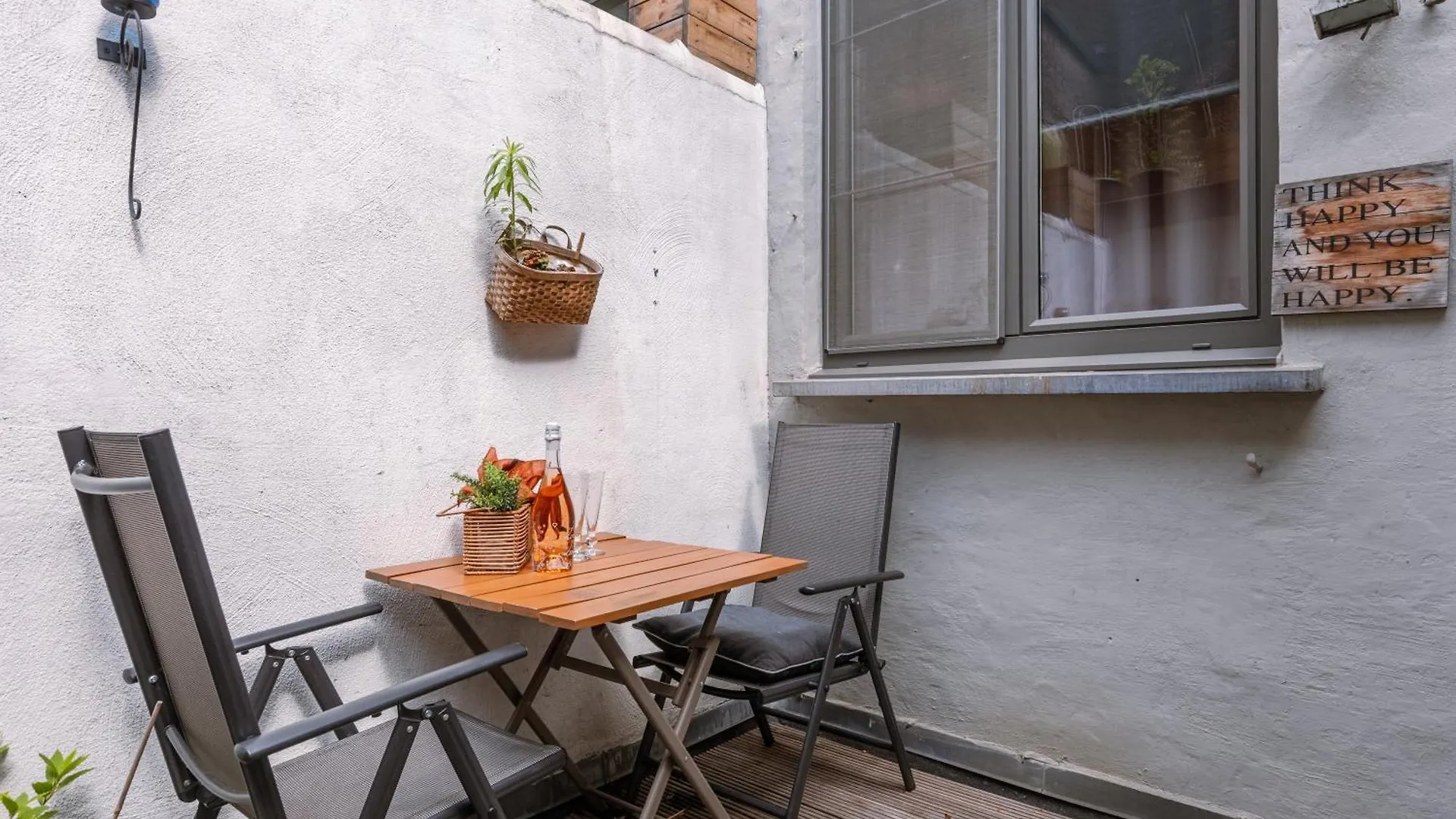 Spacious Apartment In The Heart Of Antwerp