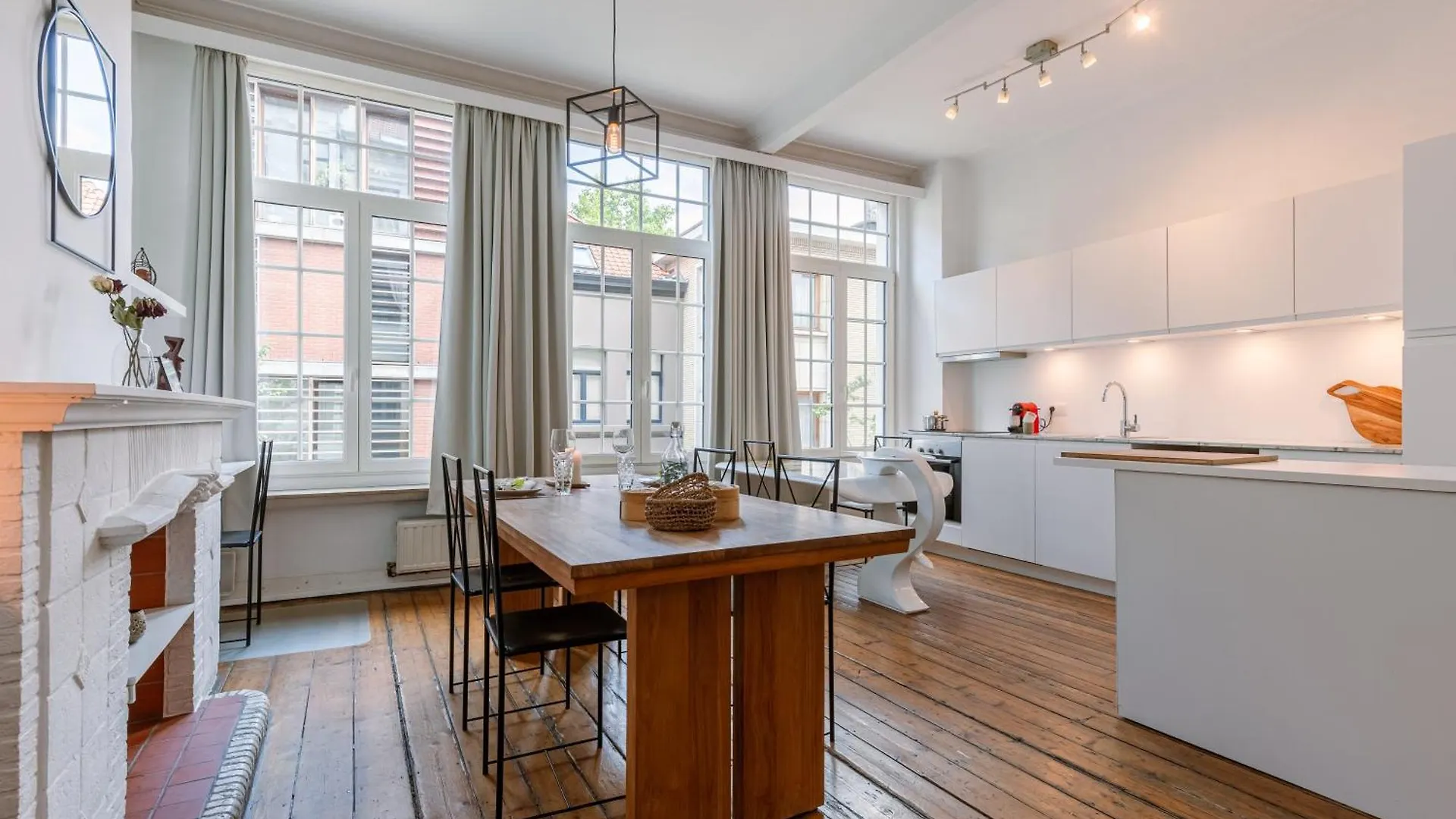 Spacious Apartment In The Heart Of Antwerp 0*,